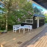 Summerhouse With A View Of The Water Nyaraló