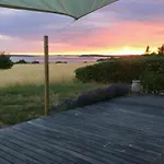 Nyaraló Summerhouse With A View Of The Water