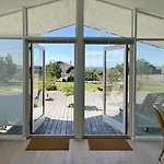 Nyaraló Summerhouse With A View Of The Water