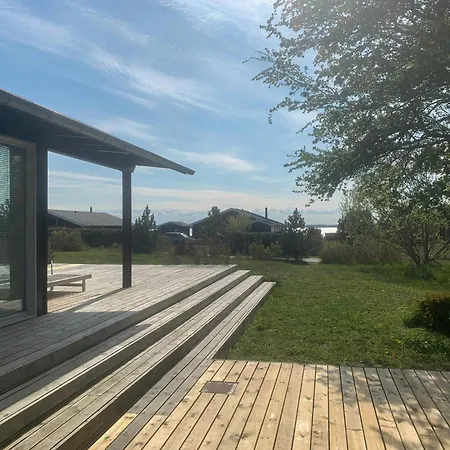 Nyaraló Summerhouse With A View Of The Water Skibby